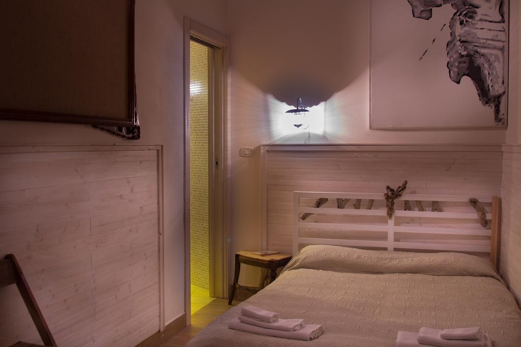 4 Camere A Trani Δωμάτιο φωτογραφία