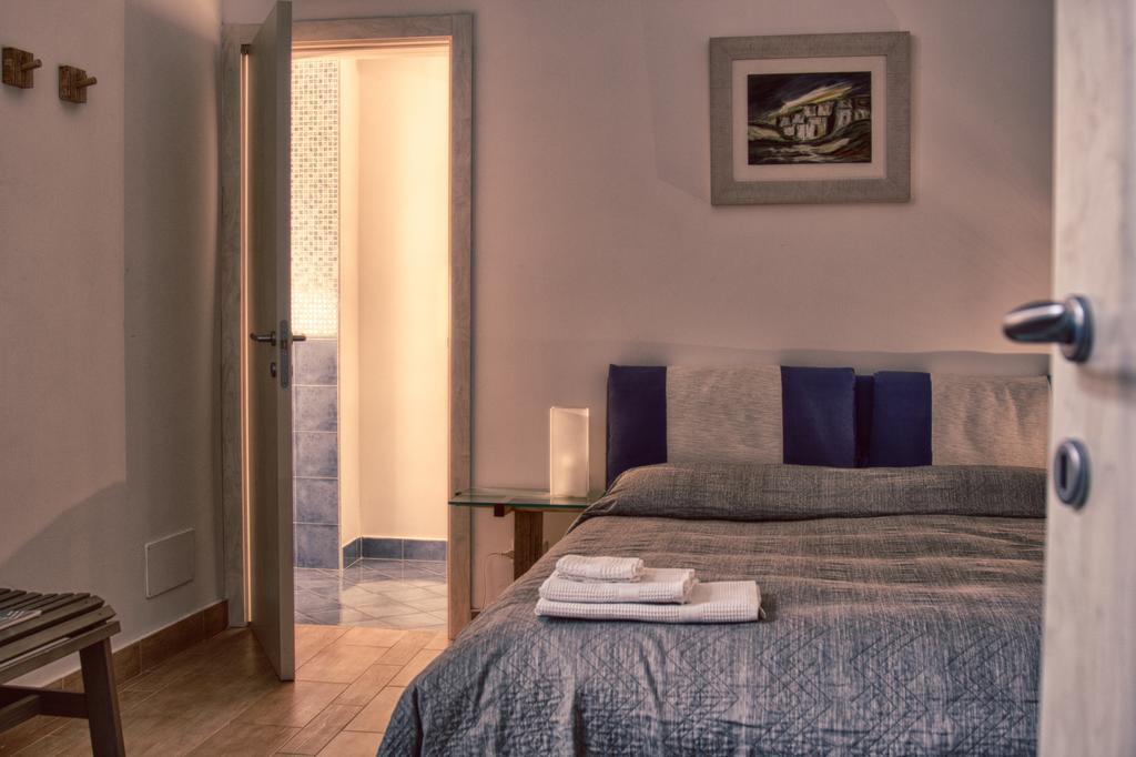 4 Camere A Trani Δωμάτιο φωτογραφία