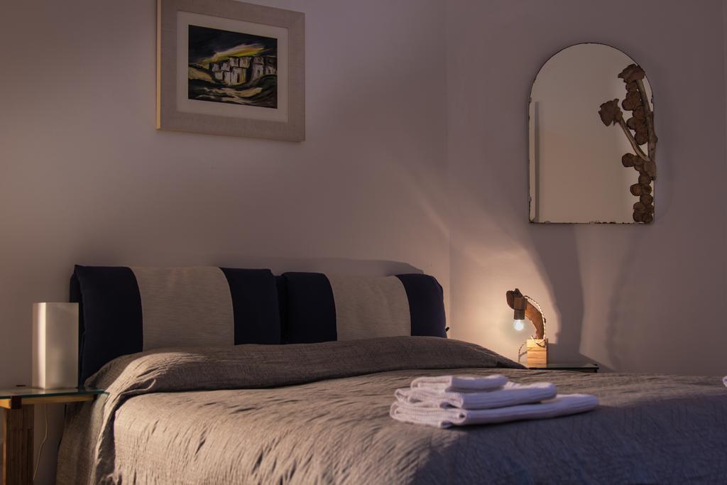 4 Camere A Trani Δωμάτιο φωτογραφία