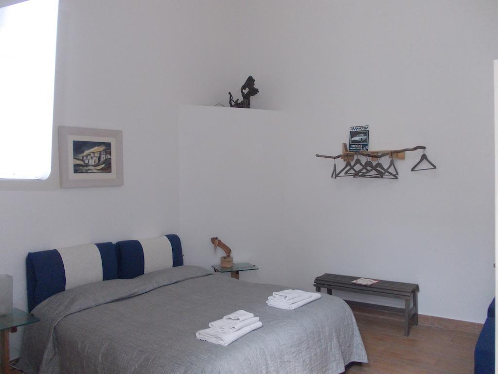 4 Camere A Trani Δωμάτιο φωτογραφία