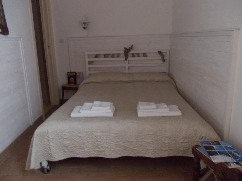 4 Camere A Trani Δωμάτιο φωτογραφία